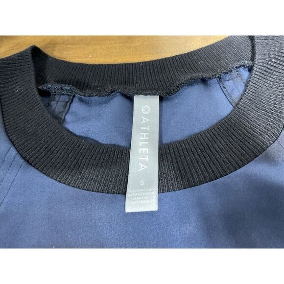 Athleta Top Womens S Blue Black Blurred Camo Zephyr Tank Sleeveless Curved Hem - Picture 3 of 8